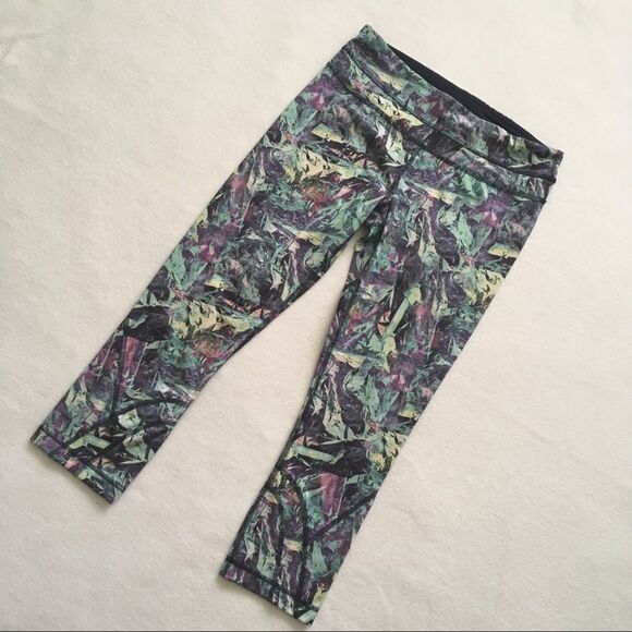 Lululemon Women Run Inspire Crop II All Full-On Luxtreme Iridescent Multi Blue 6 - Picture 2 of 8